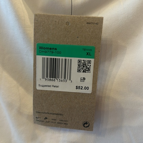 WHITE NIKE SKORT - Picture 5 of 8